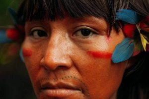 Portada-Indígena Yanomami-Brasil-Foto Petición Avaaz-1600x-(1)-(1)